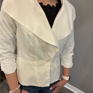 Elegant Cream Women's Blazer